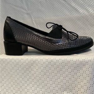 Jildor Silver Black Women’s Shoes & Loafers Size 5.5